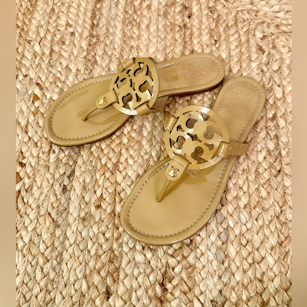 Tory Burch Tan Patent Leather Sandals Women’s size 9.5
